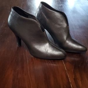 Diba slit front ankle heeled booties